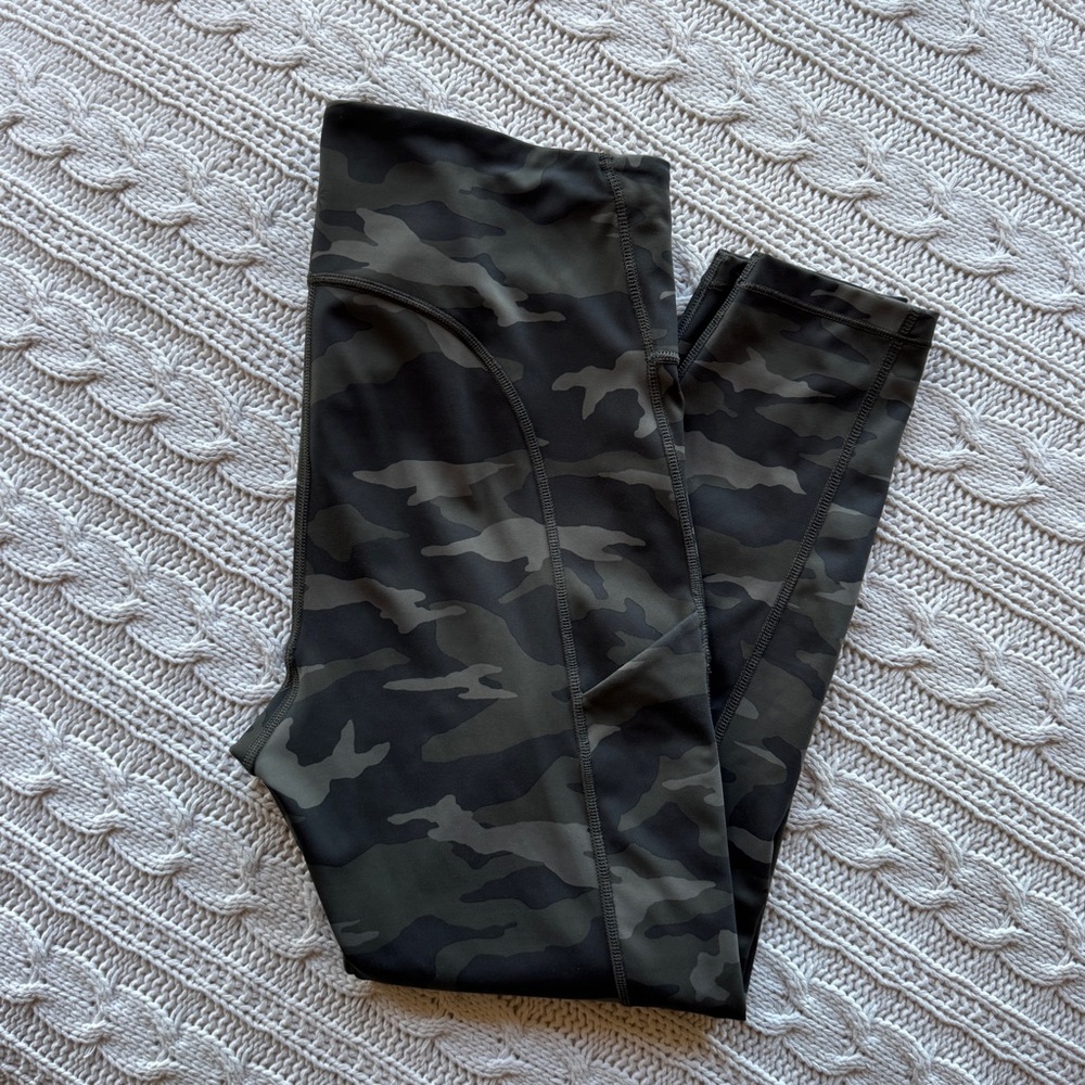 Athleta Ultimate 7/8 Tight - medium